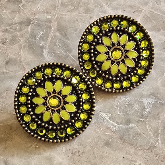 Vintage 1990 antique tone enamel rhinestone clip earrings green round metal - Picture 2 of 4